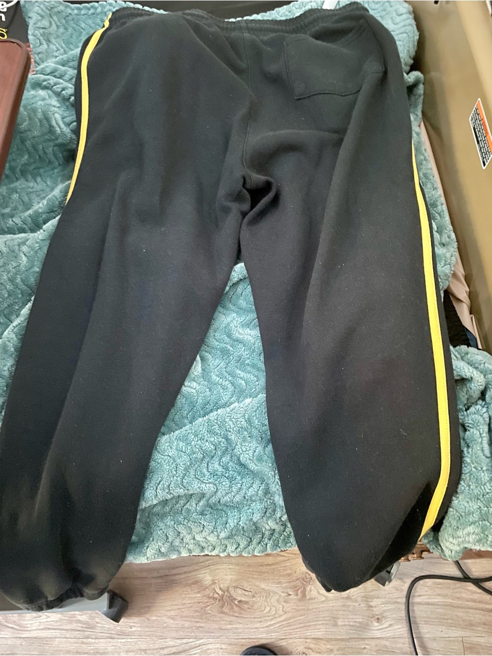 Women’s NFL Pittsburgh Steelers Black Joggers with Yellow Stripes XL - Picture 2 of 4